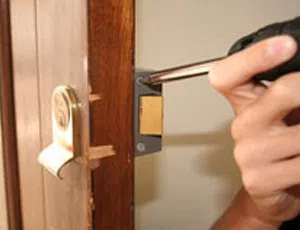Locksmith Store Sarasota, FL 941-677-7271 - change-locks-service